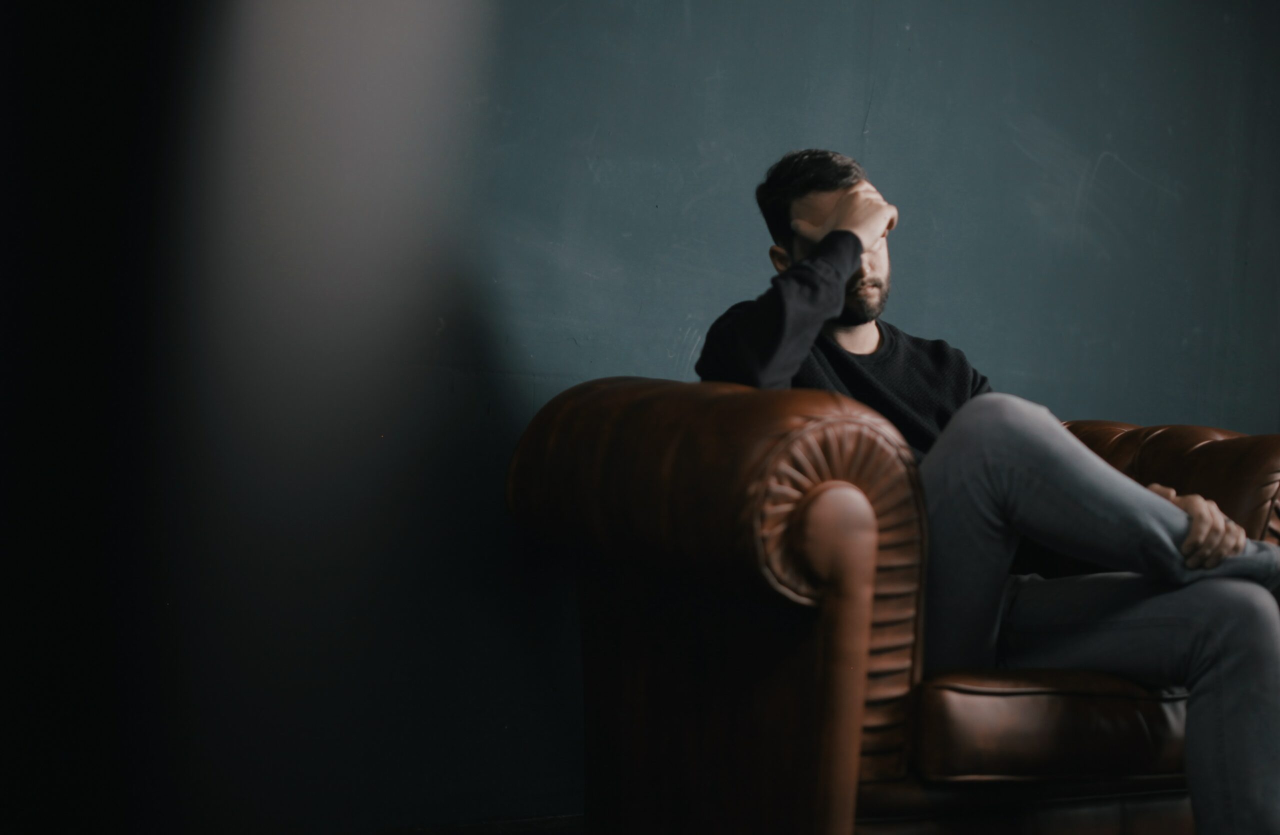 O psicólogo pode te ajudar a compreender melhor suas emoções, sentimentos e comportamentos.