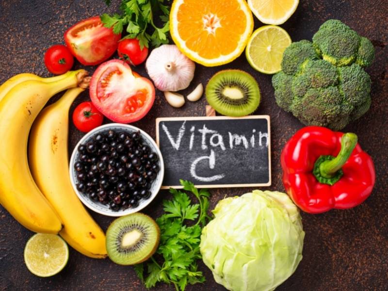 Imagem ilustrativa com alimentos que possuem vitamina c.