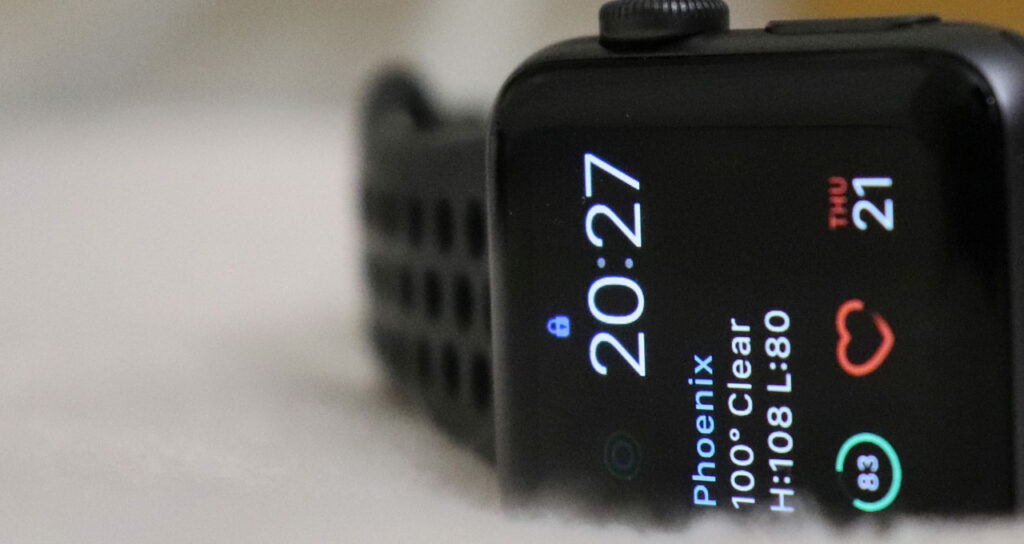 apple watch verificando batimentos cardiacos e taquicardia, sintomas de ansiedade