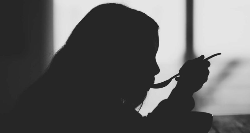 compulsão alimentar e apego emocional
