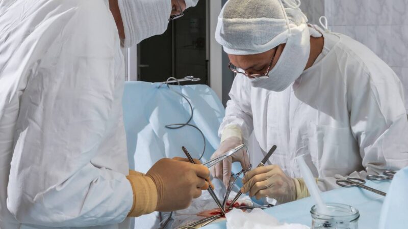 Cirurgia aberta.